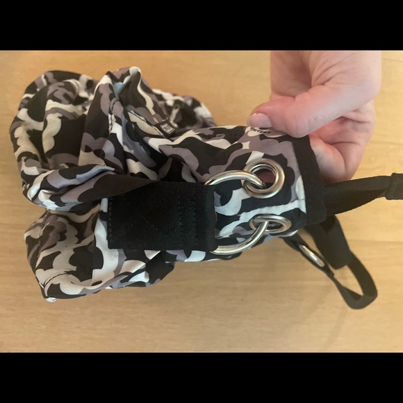 Y2k Lesportsac tote with black and white floral pattern and silver hardware - Picture 4 of 5